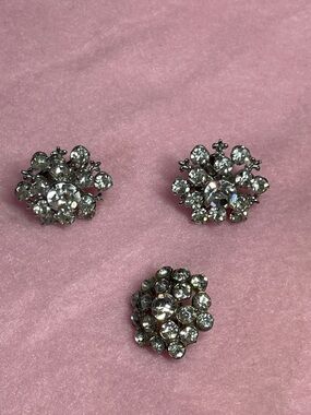 Vintage Rhinestone Brooch And Clip On Earrings. Very Sparkly. Dressy And Formal.